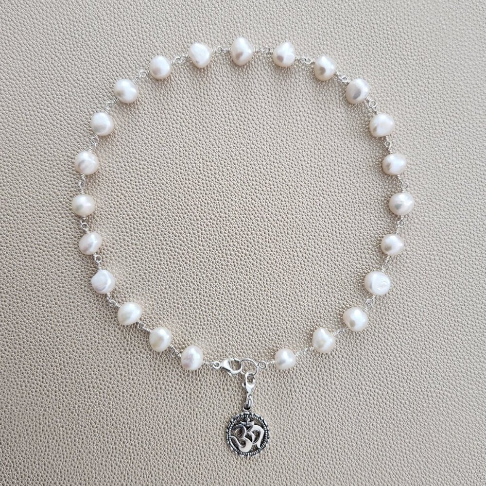 WHITE PEARLS NECKLACE W/ 925 SILVER OM PENDANT